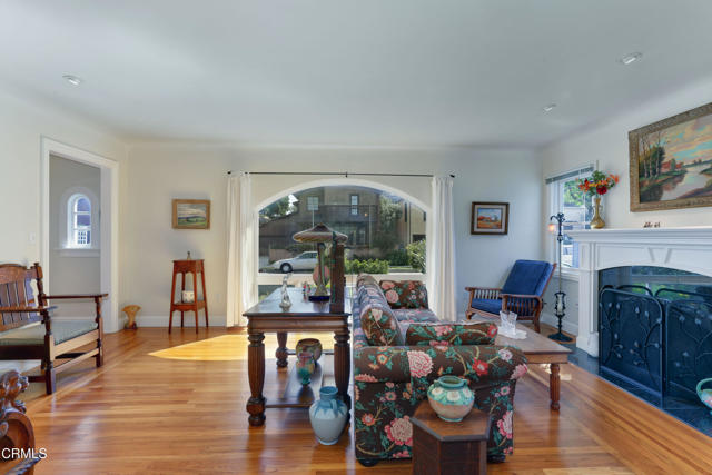 Detail Gallery Image 5 of 14 For 113 4th Ave, Santa Cruz,  CA 95062 - 4 Beds | 2/2 Baths