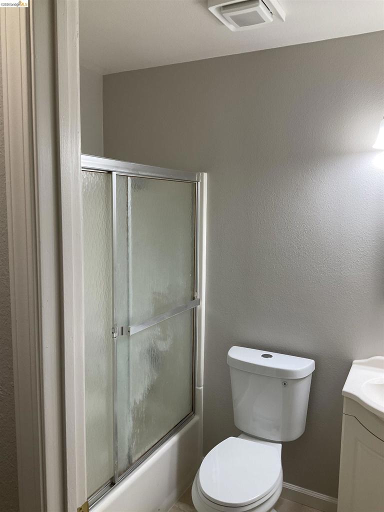 https://media.crmls.org/mediaz/56c52ddd-5948-44b3-a366-b2567cf42ce2.jpg?preset=X-Large