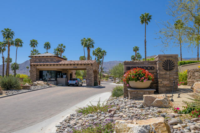 73438 Foxtail Lane, Palm Desert CA: https://media.crmls.org/mediaz/56c56c51-e444-4c5e-8837-a4a7179d86df.jpg