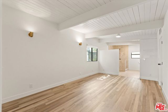 4950 Marmol Drive, Woodland Hills CA: https://media.crmls.org/mediaz/56c5ba11-52ee-4908-91f8-196d31207abf.jpg