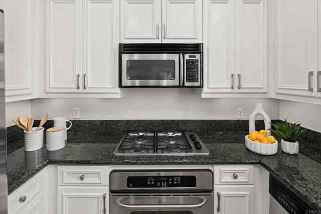 Detail Gallery Image 5 of 28 For 12657 Elisa Lane #200,  San Diego,  CA 92128 - 2 Beds | 2 Baths