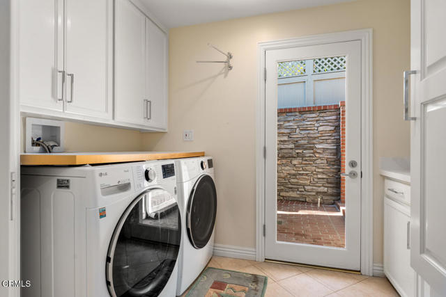 5109 Redwillow Lane, La Canada Flintridge CA: https://media.crmls.org/mediaz/56c71df1-506f-4711-8698-2d9aa75e72ab.jpg