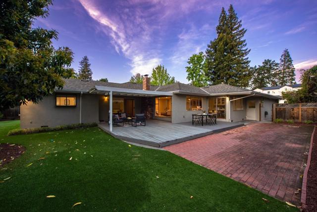 171 E Creek Drive, Menlo Park CA: https://media.crmls.org/mediaz/56c74529-552a-48ef-ab39-302e83167128.jpg