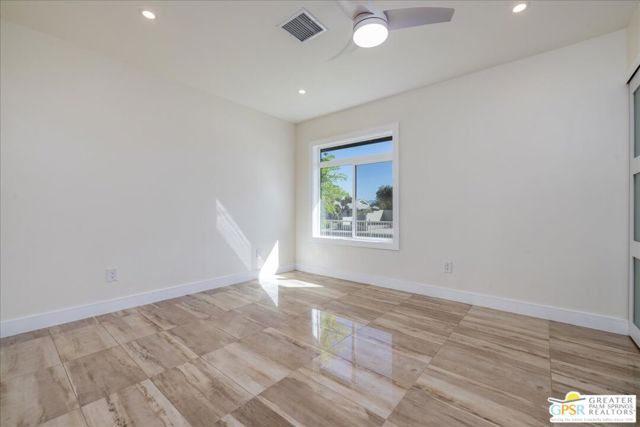 372 E Molino Road, Palm Springs CA: https://media.crmls.org/mediaz/56c82046-732f-4ed4-95ca-383268807e6f.jpg