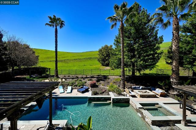 Image 40 of 59 For 1150 Vista Monte Dr