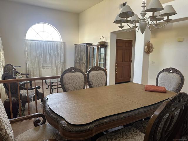 2884 Sage View Dr, Alpine CA: https://media.crmls.org/mediaz/56c890dd-bc12-478a-b5bc-47f434d70ecc.jpg