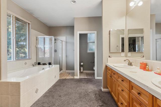 4008 Cortona Drive, Modesto CA: https://media.crmls.org/mediaz/56c902d8-7380-451b-8945-26b3267bec89.jpg