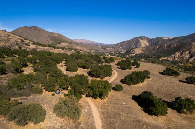 47275 Arroyo Seco Road, Greenfield CA: https://media.crmls.org/mediaz/56c94057-2142-4f09-af1b-66074600988e.jpg
