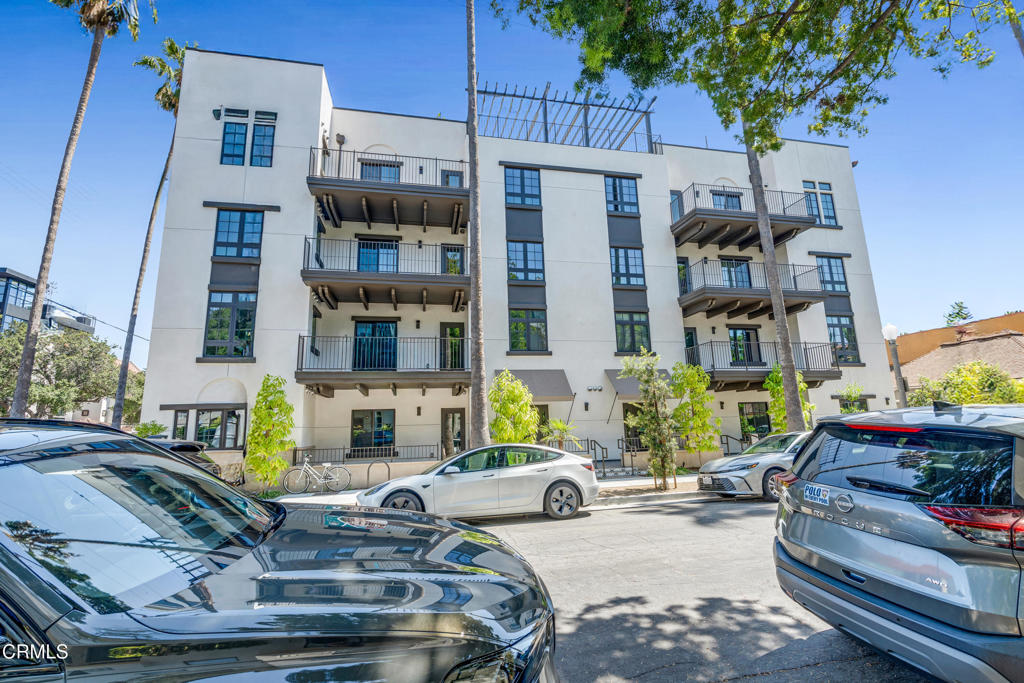 139 S Oak Knoll Avenue #303