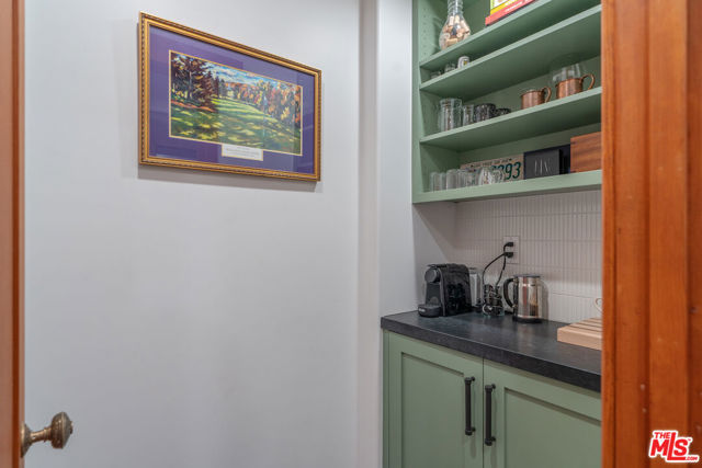 Image 22 of 50 For 706 Navy Street