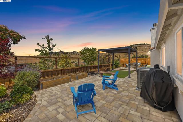 5408 La Salle Way, Vallejo CA: https://media.crmls.org/mediaz/56ca27cf-ae29-4f65-8fb0-5f7e7e7fc194.jpg