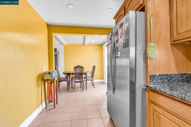 612 Thomas Dr, Richmond CA: https://media.crmls.org/mediaz/56ca9532-4d94-4e64-ac24-0046ac7742cb.jpg