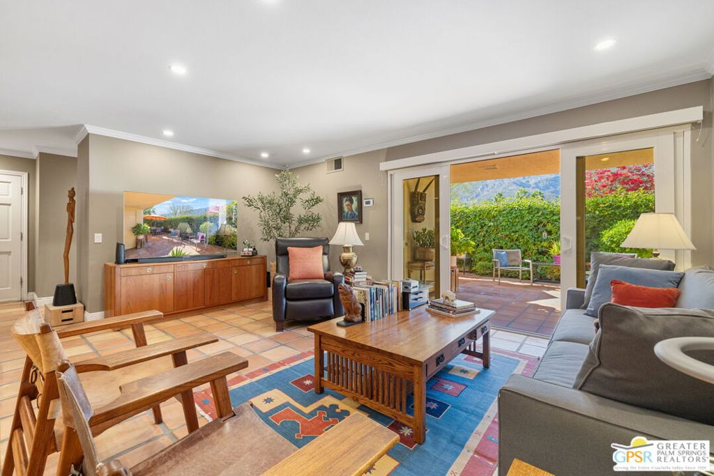 MLS #25621593PS image #2