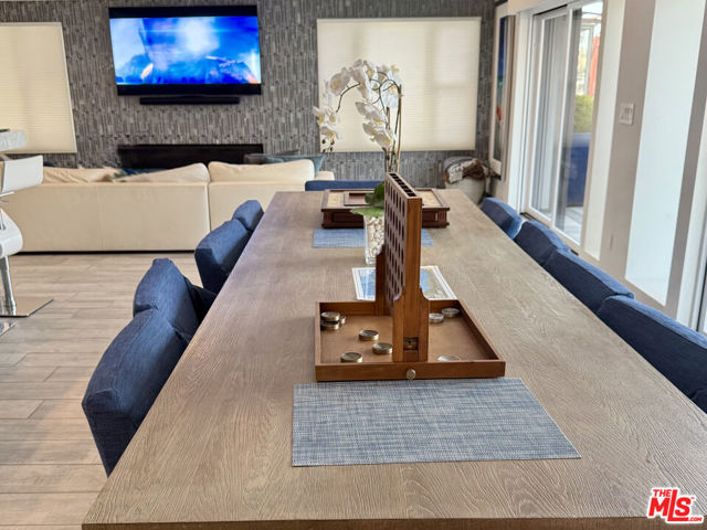 2031 Peninsula Road, Oxnard CA: https://media.crmls.org/mediaz/56cbcd62-1a08-43e9-855c-8c2ce6156f85.jpg