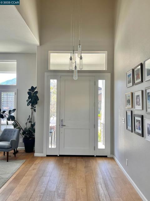 1161 Torrey Pines Place, Clayton CA: https://media.crmls.org/mediaz/56cbceae-837c-4139-bfb5-104884456618.jpg