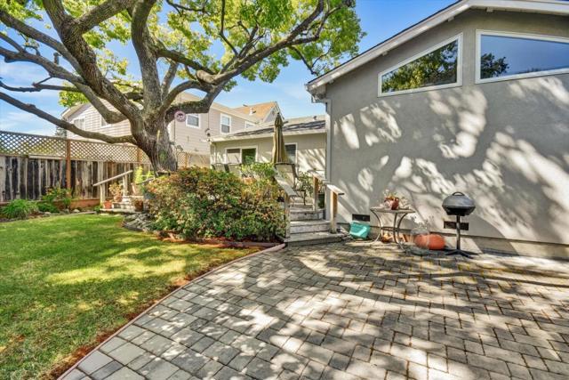 255 Nimitz Avenue, Redwood City CA: https://media.crmls.org/mediaz/56cc4854-38a0-4f71-a5e7-c7a0d31c0f83.jpg