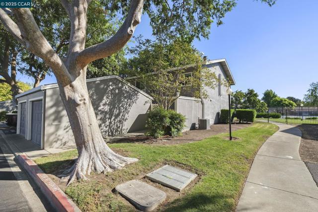 2830 Royal Ann Ln, Concord CA: https://media.crmls.org/mediaz/56cc62f3-2b93-4237-b7ab-8c3a3f408b89.jpg