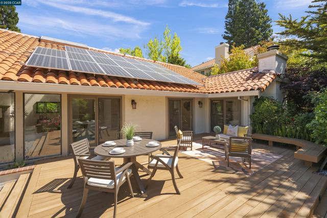 709 Liquidamber Pl, Danville CA: https://media.crmls.org/mediaz/56cd5769-f411-4d15-8e96-c7af490e77dc.jpg