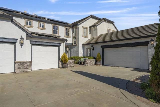 310 Via Vaquero Norte, San Juan Bautista CA: https://media.crmls.org/mediaz/56cf0174-ab67-40ae-be7d-5687d7b055b0.jpg