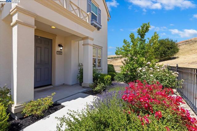 4369 Table Mountain Rd, Dublin CA: https://media.crmls.org/mediaz/56cf722a-a5bd-4e29-bec3-0b6ae859390a.jpg