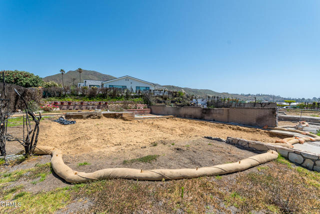 18449 Kingsport Drive, Malibu CA: https://media.crmls.org/mediaz/56cf96f6-f48b-43d4-bb8f-d3e68a53ead2.jpg