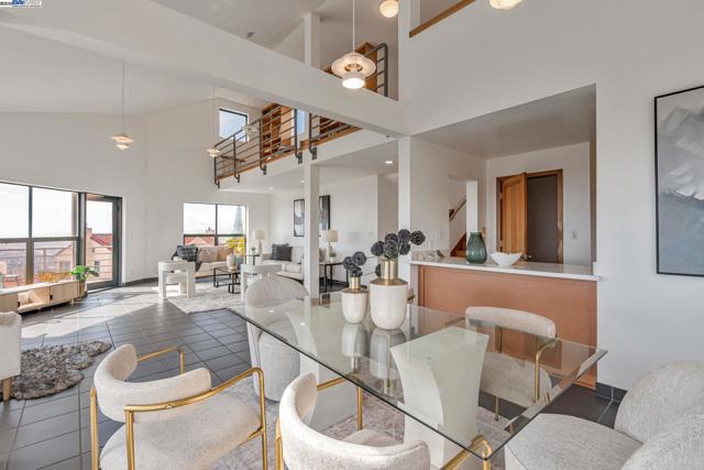 1522 Grand View Drive, Berkeley CA: https://media.crmls.org/mediaz/56d1cf35-0476-4b90-90d2-8890cda4db00.jpg