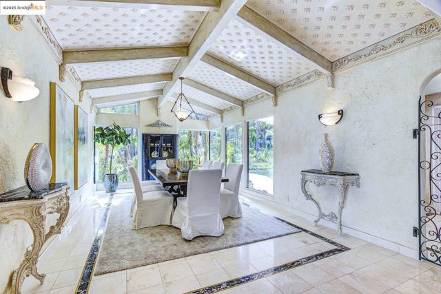 4146 Canyon Rd, Lafayette CA: https://media.crmls.org/mediaz/56d48990-a86f-4c56-b0a5-e4806ab830b7.jpg