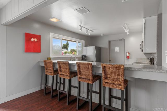 Detail Gallery Image 35 of 36 For 650 E Solana Cir, Solana Beach,  CA 92075 - 2 Beds | 1/1 Baths