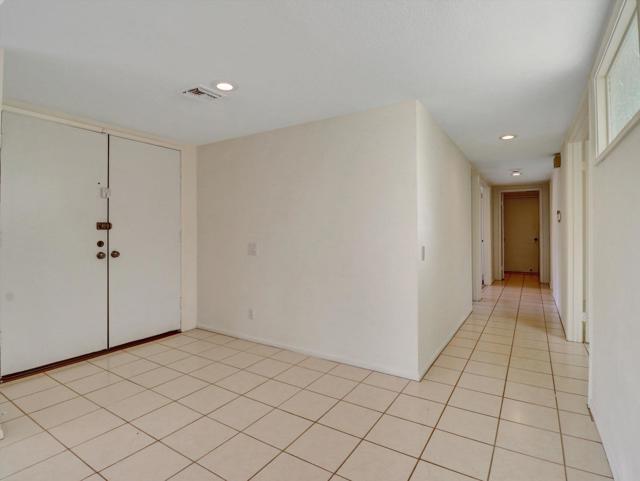 35738 Calle Montigo, Cathedral City CA: https://media.crmls.org/mediaz/56d62e9a-fa7d-4199-a2a2-eba3e8ab67fb.jpg