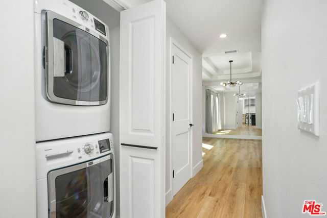 5923 Etiwanda Avenue, Tarzana CA: https://media.crmls.org/mediaz/56d74f4b-ca4f-4265-b1ad-236579dad7b7.jpg