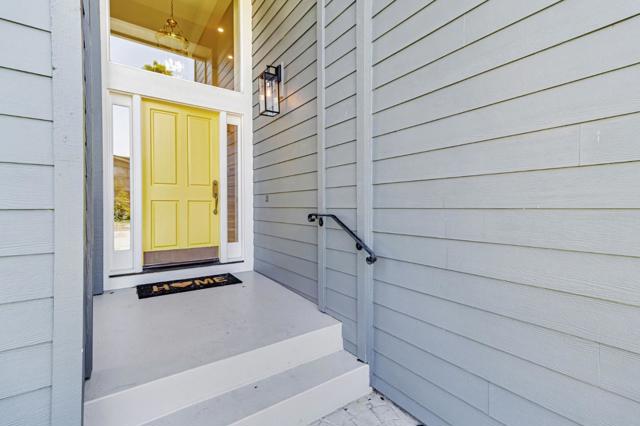 515 Silver Avenue, Half Moon Bay CA: https://media.crmls.org/mediaz/56d81b53-0eab-4c91-b7c5-1c6b64815900.jpg