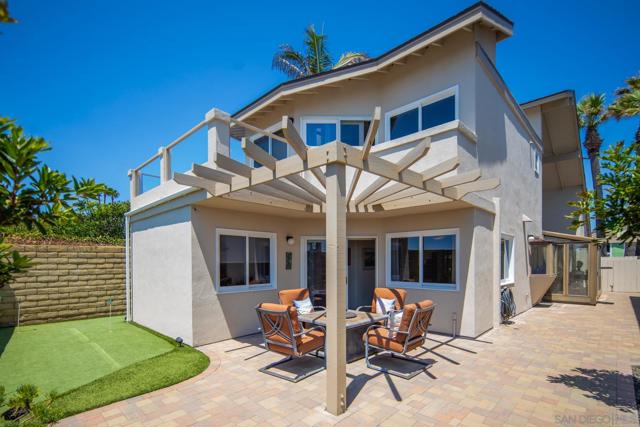 54 Half Moon Bend, Coronado CA: https://media.crmls.org/mediaz/56d85c1c-9e93-46d7-9913-368313de581a.jpg