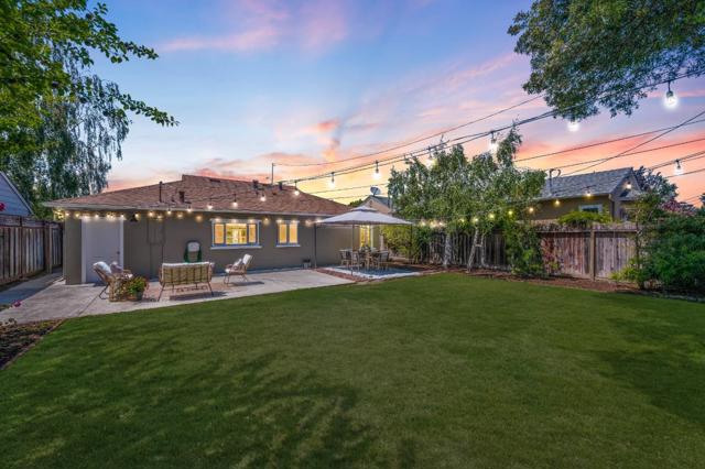 1043 Northwood Drive, San Carlos CA: https://media.crmls.org/mediaz/56d8fcee-0702-46b1-be86-8eaef266a090.jpg