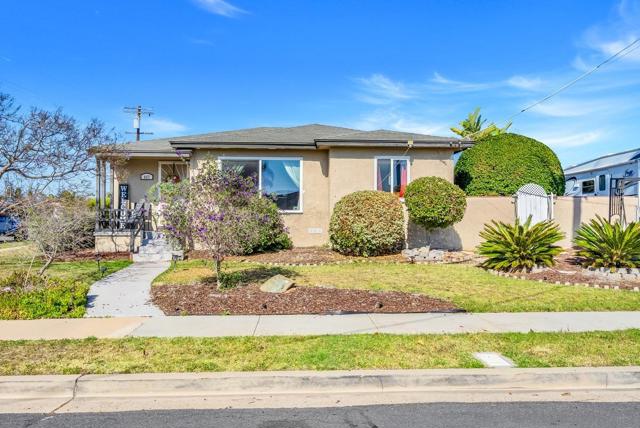657 Fig St, Chula Vista CA: https://media.crmls.org/mediaz/56d96284-23c8-46dc-a0ae-564ee82d3402.jpg
