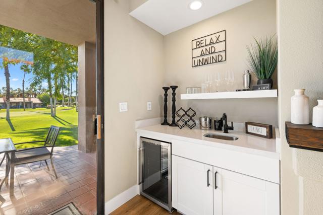 76431 Violet Circle, Palm Desert CA: https://media.crmls.org/mediaz/56d9c774-9ba4-432a-8fa8-c08bf896dfd8.jpg