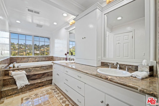 2461 Jupiter Drive, Los Angeles CA: https://media.crmls.org/mediaz/56d9eb5b-2fb5-4a56-aa01-8e41a264a8f3.jpg