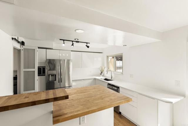 Detail Gallery Image 15 of 47 For 4169 Balboa Way, San Diego,  CA 92117 - 3 Beds | 2/1 Baths