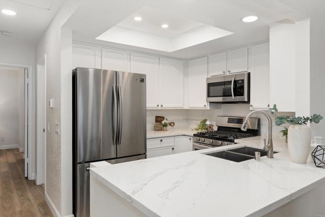 Detail Gallery Image 16 of 36 For 3524 Seahorn Circle, San Diego,  CA 92130 - 2 Beds | 2 Baths