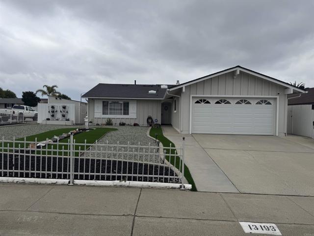 13193 Avenida Del General, San Diego CA: https://media.crmls.org/mediaz/56dac713-50a4-4d82-ba8f-0921b3132afa.jpg