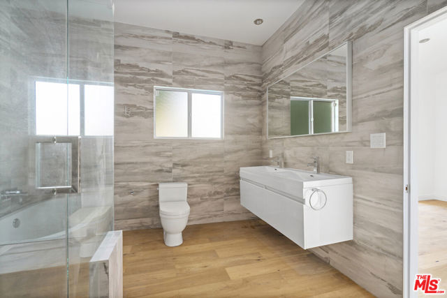 7470 Woodrow Wilson Drive, Los Angeles CA: https://media.crmls.org/mediaz/56db015d-2f4c-44b9-a18d-daa3e7e80d16.jpg