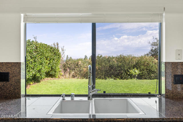139 Los Padres Drive, Westlake Village CA: https://media.crmls.org/mediaz/56db1701-0211-4d4c-9fe6-894800154d77.jpg