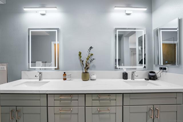 8211 Station Village Lane, San Diego CA: https://media.crmls.org/mediaz/56db38cb-2afc-41d5-8c48-b7183422c8e2.jpg
