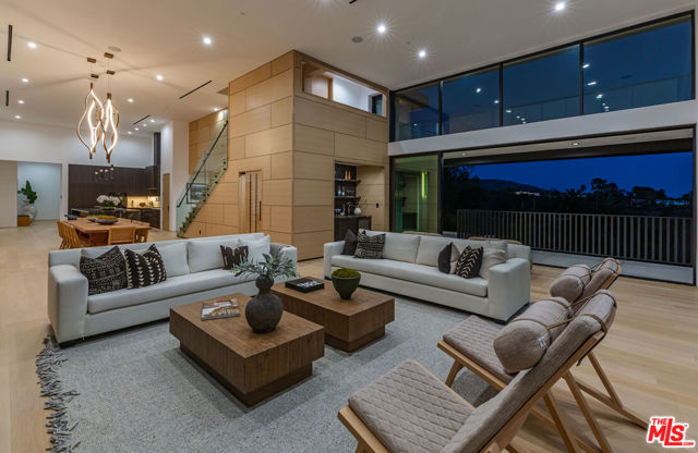 29800 Cuthbert Road, Malibu CA: https://media.crmls.org/mediaz/56db719f-916c-43f1-80ad-2bc375fe79dd.jpg