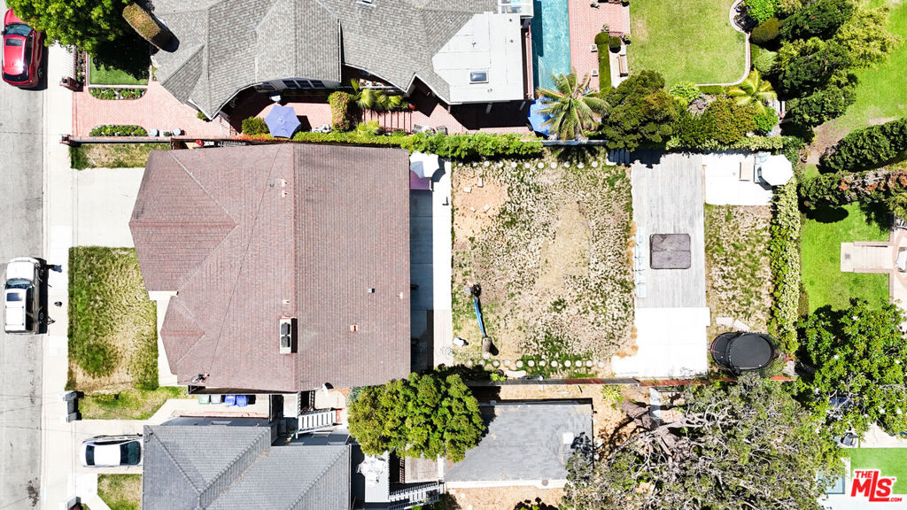 https://media.crmls.org/mediaz/56db7430-f9a9-4770-975e-d82ff67b7cc0.jpg?preset=X-Large