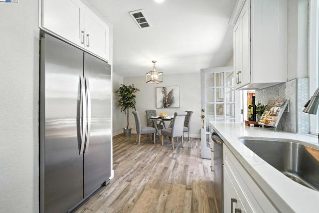 824 Royal Ann Ln, Concord CA: https://media.crmls.org/mediaz/56db95a8-8ee5-4eaa-8d86-f18e306fb0f8.jpg