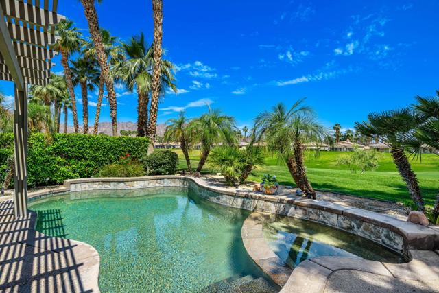 78328 Calle Las Ramblas, La Quinta CA: https://media.crmls.org/mediaz/56dc52c2-e202-4c37-b8e0-c0fc36a85534.jpg