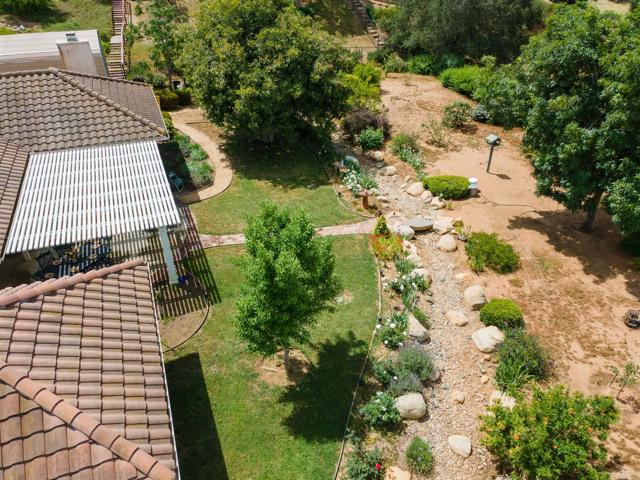 30646 Red Hawk Road, Valley Center CA: https://media.crmls.org/mediaz/56dc6d17-bdc6-4a8a-8cd3-1d0105fcbc25.jpg