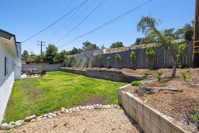 5704 Katherine Street, Simi Valley CA: https://media.crmls.org/mediaz/56dc993c-25ed-41fd-945d-59a62eb78fb4.jpg