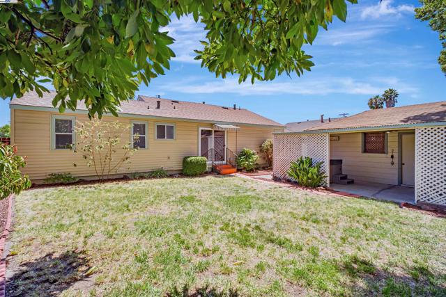 1105 Gardner Blvd., San Leandro CA: https://media.crmls.org/mediaz/56dd42eb-b875-4045-8cf6-4be4ff9995c5.jpg