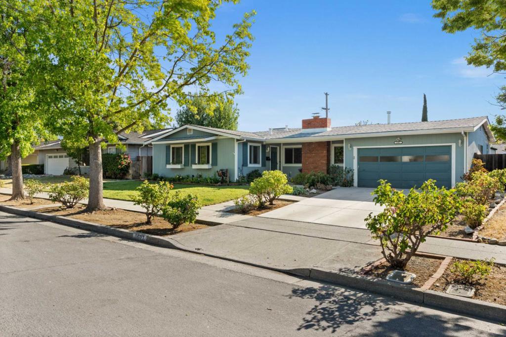 1607 Clarkspur Lane